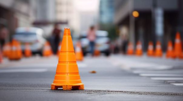 'जम्मू-कश्मीर के रामबन में वाहन पहाड़ी सड़क से नीचे लुढ़का; एक की मौत, 12 घायल | '